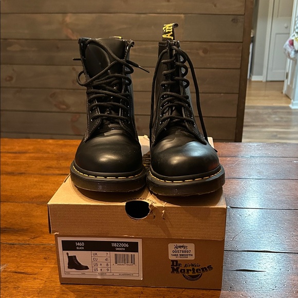 Black Leather Lace-Up Boots - Picture 4 of 6